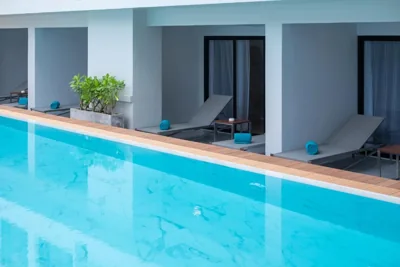 Deluxe Doppel- oder Zweibettzimmer mit Terrasse und Poolzugang — LIV Hotel Phuket Patong Beachfront